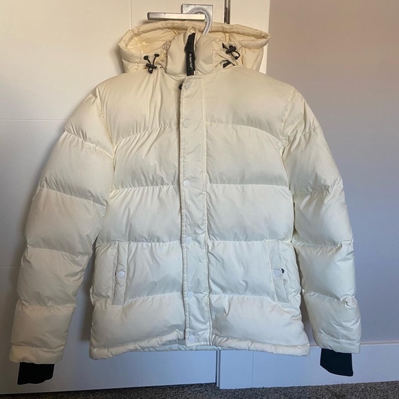 aritzia tna superpuff regular length - Picture 1 of 7